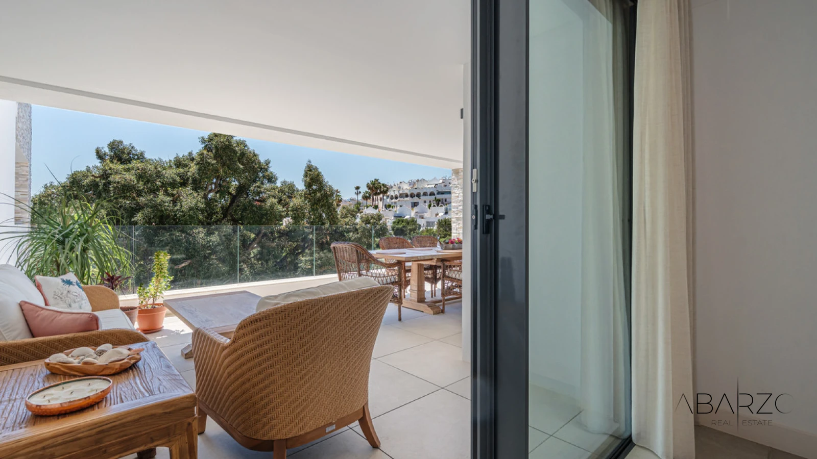 Luxury 3-Bedroom Ground Floor Duplex in Cabopino Frontline Golf — interior, Marbella East, Marbella (31 of 46)