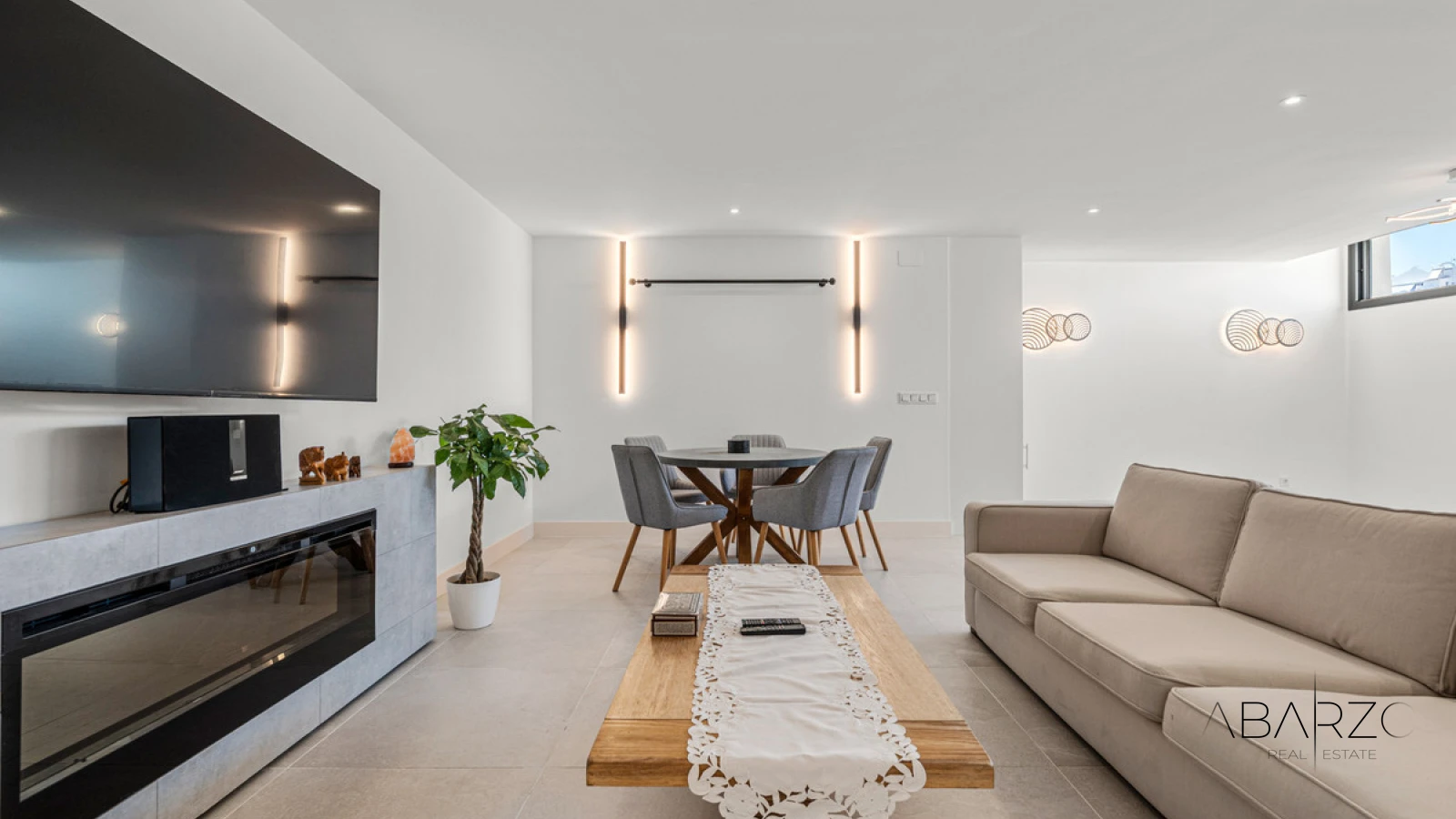 Luxury 3-Bedroom Ground Floor Duplex in Cabopino Frontline Golf — interior, Marbella East, Marbella (9 of 46)