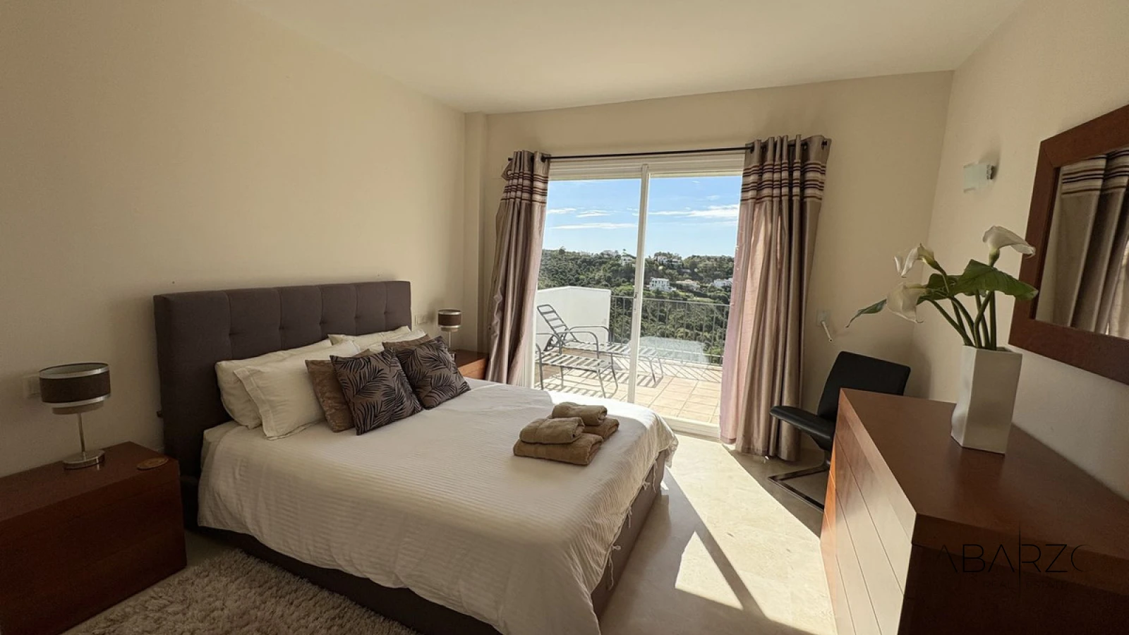 Top Floor Apartment with Spectacular Views in Altos de La Quinta — interior, La Quinta, Benahavís (8 of 16)
