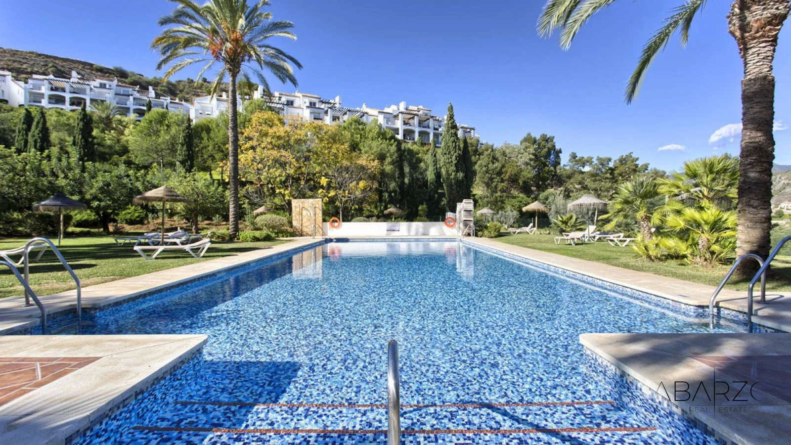 Top Floor Apartment with Spectacular Views in Altos de La Quinta — luxury property for sale in La Quinta, Benahavís