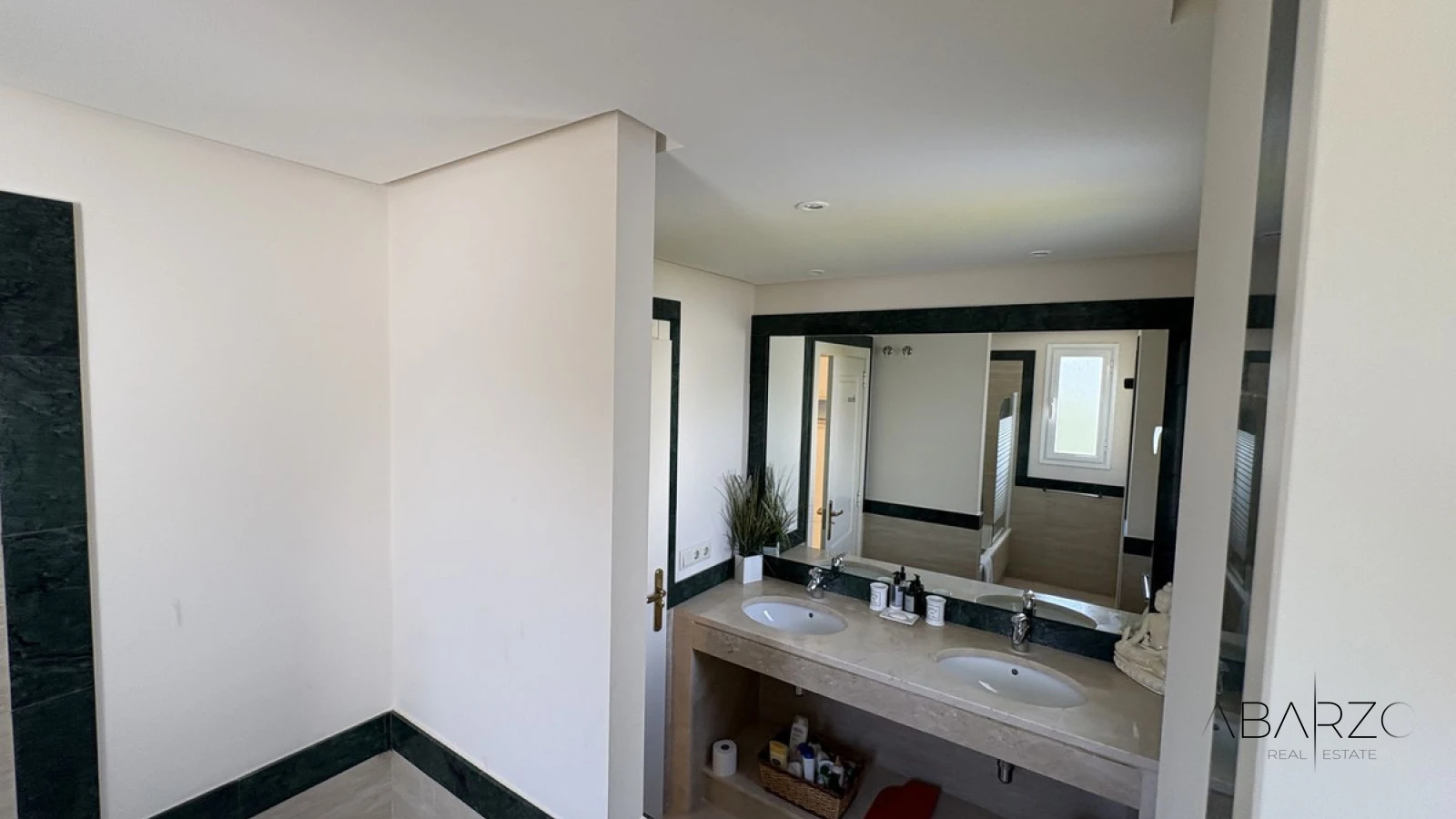 Top Floor Apartment with Spectacular Views in Altos de La Quinta — interior, La Quinta, Benahavís (12 of 16)