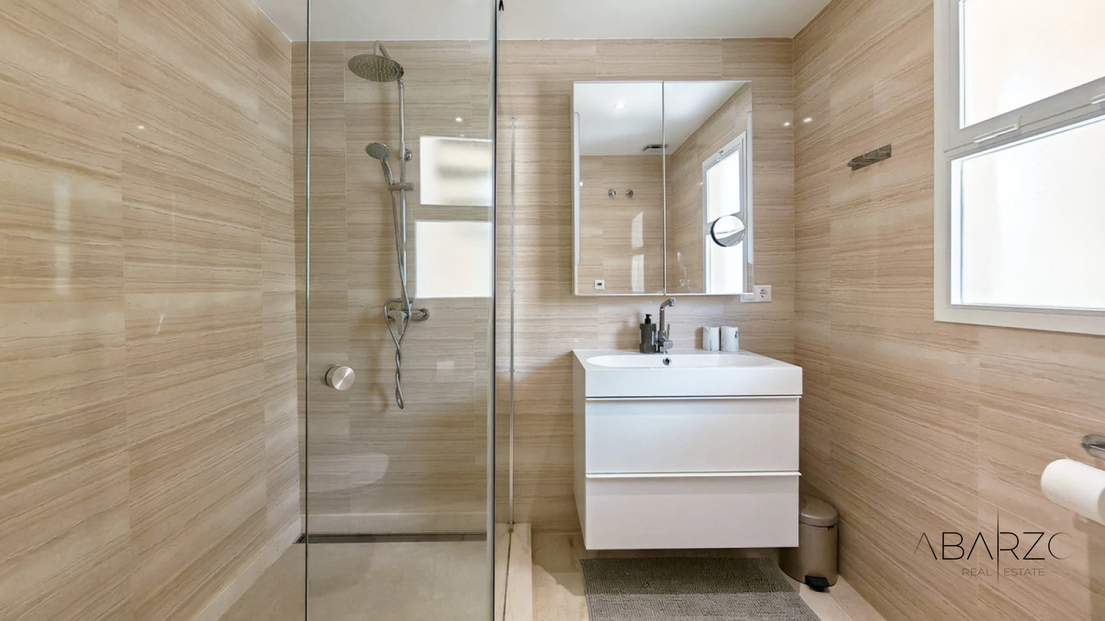 Duplex Penthouse for Sale in Benahavis with Sea Views and Communal Pool — interior, Los Arqueros, Benahavís (14 of 16)