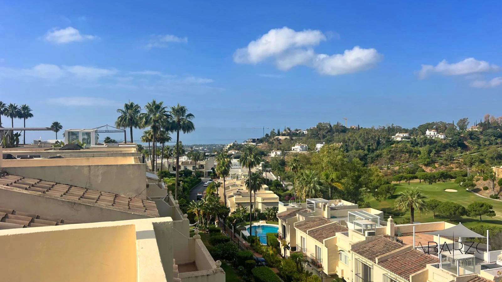 Duplex Penthouse for Sale in Benahavis with Sea Views and Communal Pool — interior, Los Arqueros, Benahavís (11 of 16)