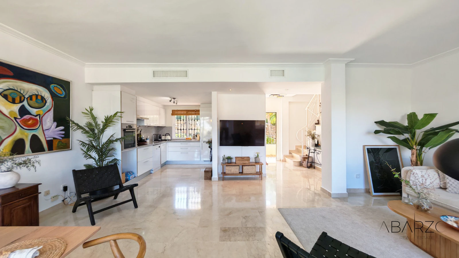 Duplex Penthouse for Sale in Benahavis with Sea Views and Communal Pool — interior, Los Arqueros, Benahavís (4 of 16)