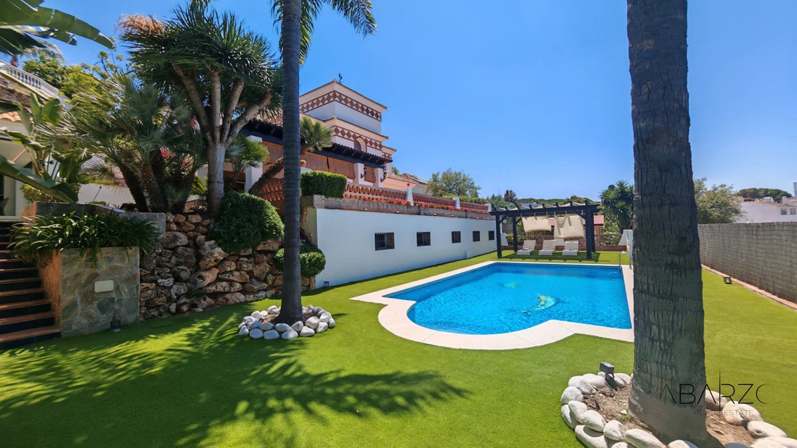 Villa for sale with private pool and garden in Elviria, Marbella — interior, Marbella East, Marbella (31 of 38)