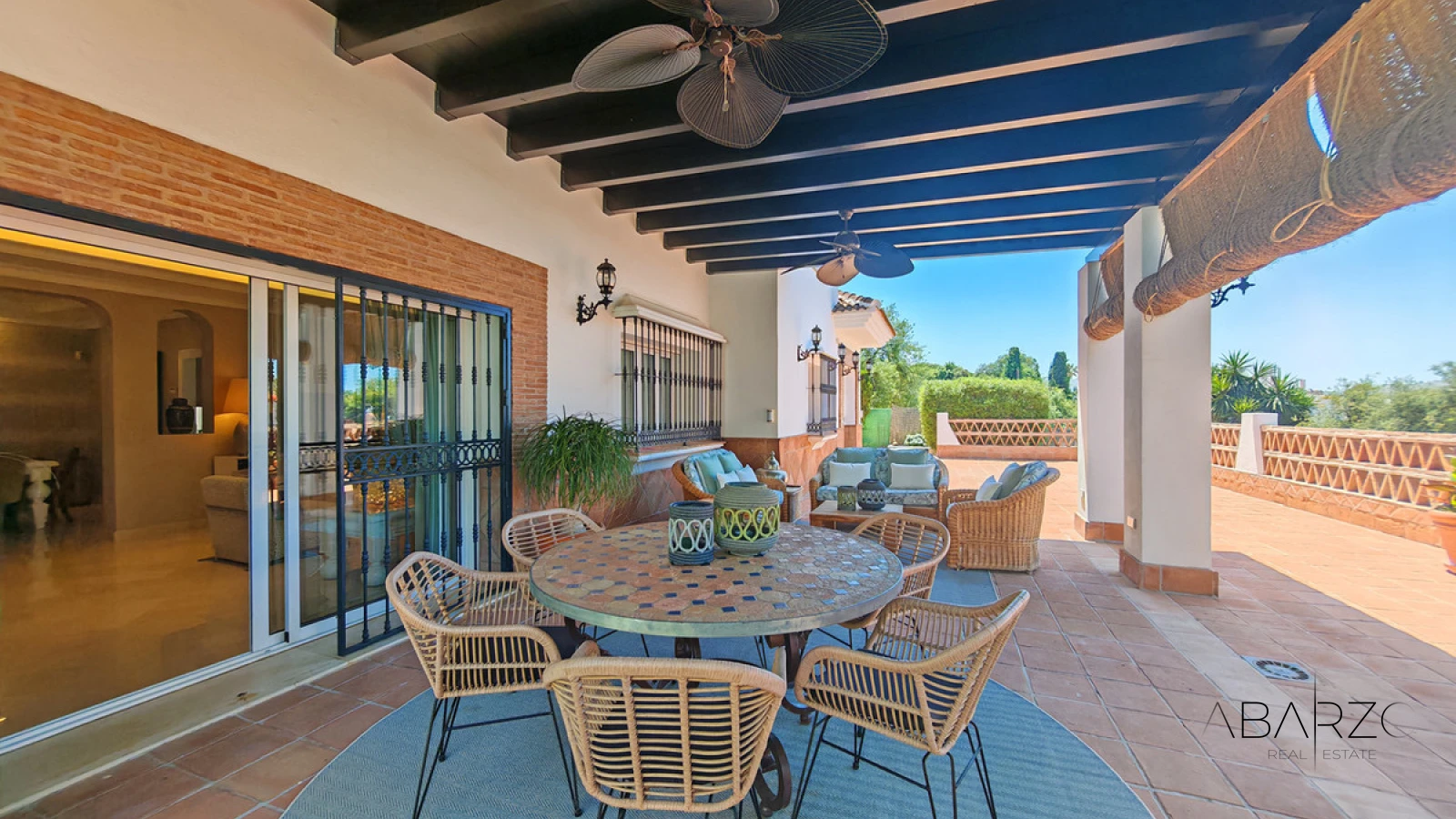 Villa for sale with private pool and garden in Elviria, Marbella — interior, Marbella East, Marbella (8 of 38)