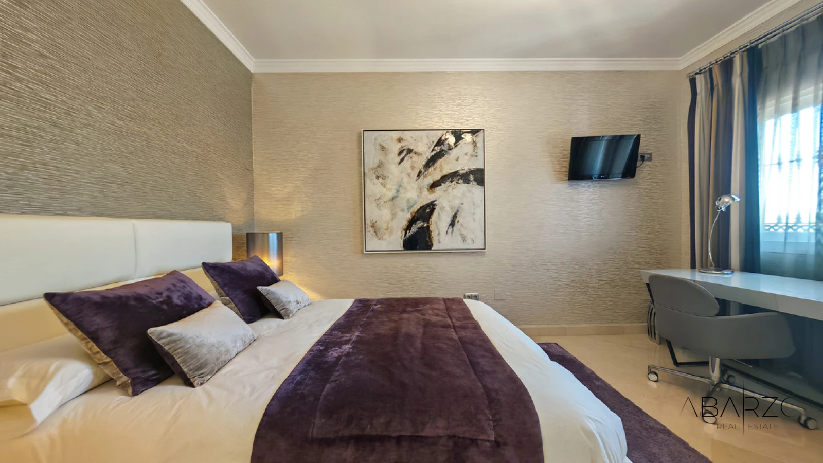 Villa for sale with private pool and garden in Elviria, Marbella — interior, Marbella East, Marbella (17 of 38)