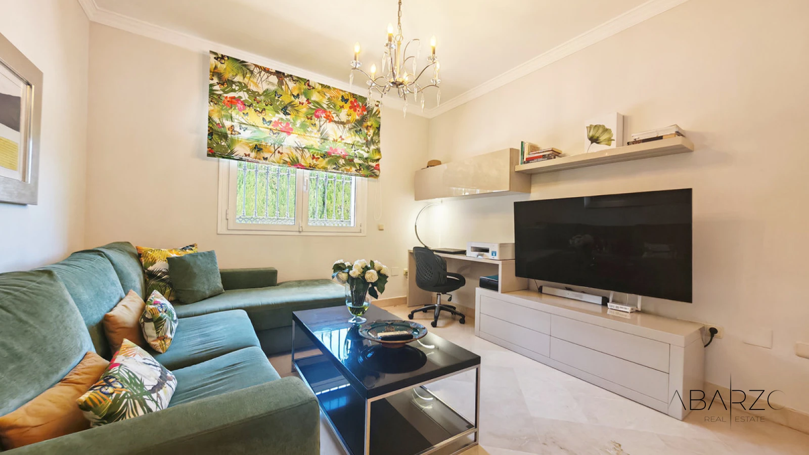 Villa for sale with private pool and garden in Elviria, Marbella — interior, Marbella East, Marbella (24 of 38)