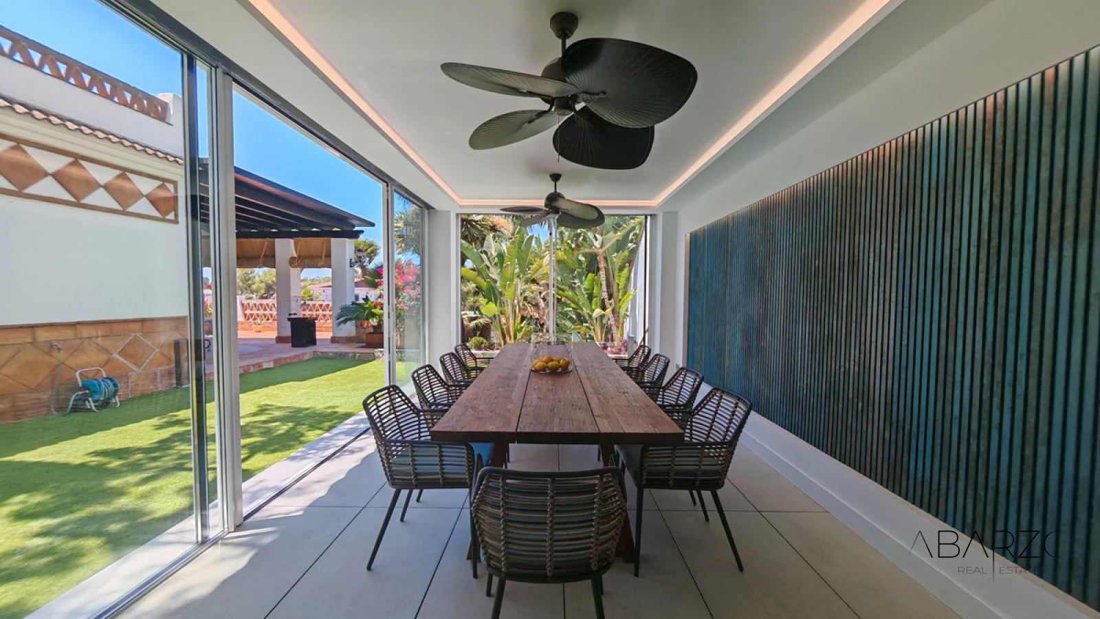 Villa for sale with private pool and garden in Elviria, Marbella — interior, Marbella East, Marbella (26 of 38)
