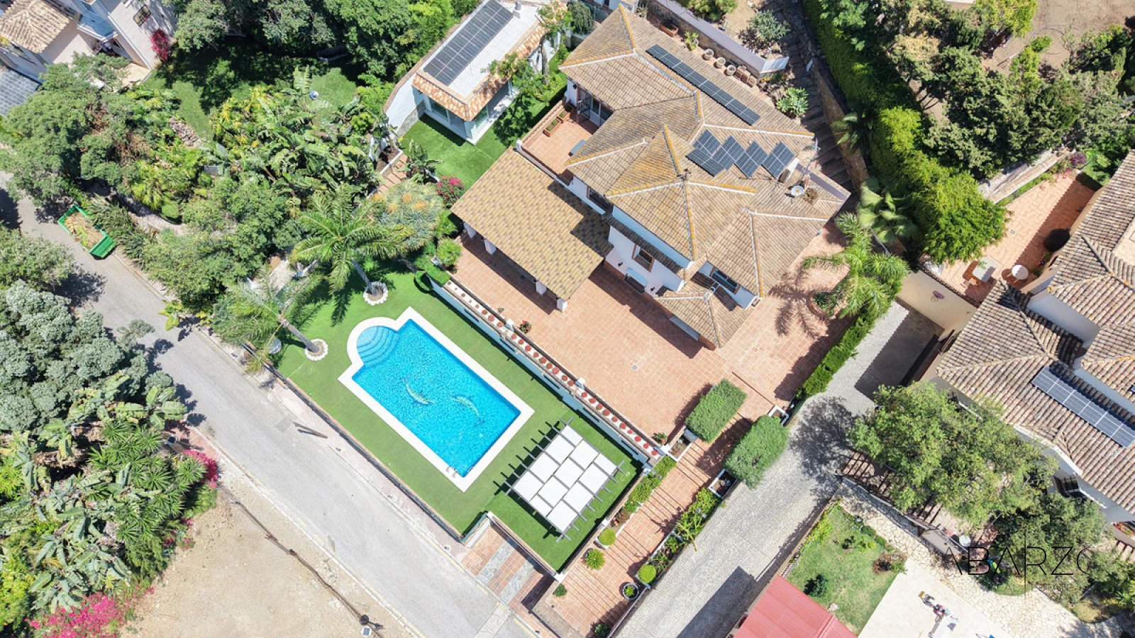 Villa for sale with private pool and garden in Elviria, Marbella — interior, Marbella East, Marbella (37 of 38)