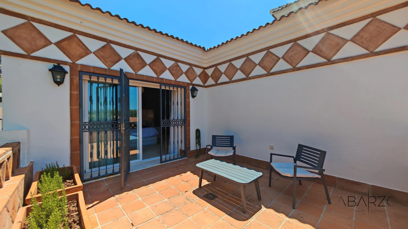 Villa for sale with private pool and garden in Elviria, Marbella — interior, Marbella East, Marbella (15 of 38)