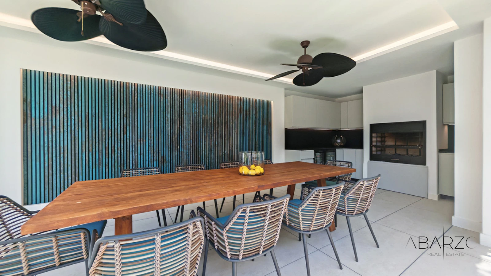 Villa for sale with private pool and garden in Elviria, Marbella — interior, Marbella East, Marbella (27 of 38)
