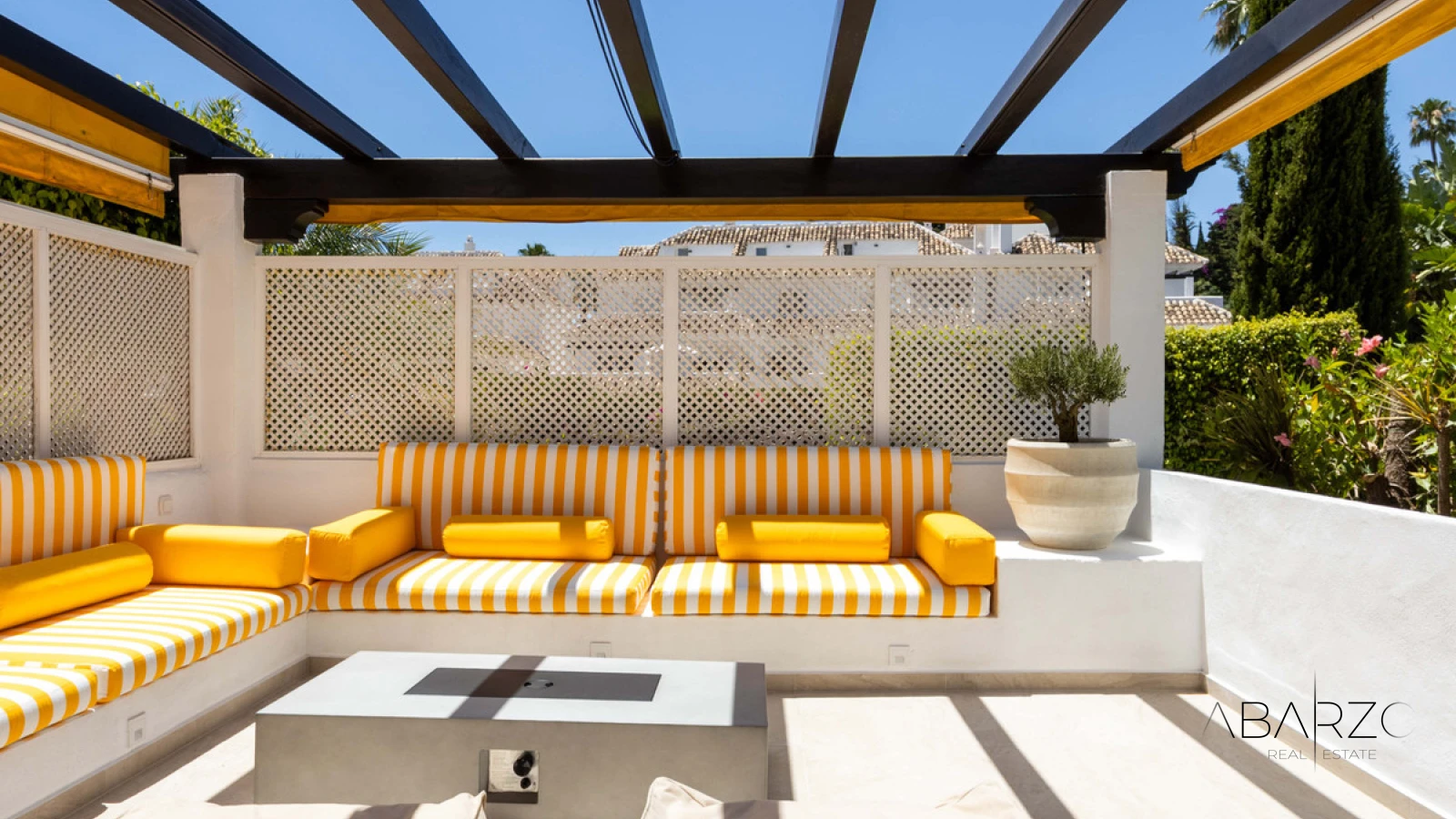 Stunning 3-Bedroom Apartment in Aldea Blanca Marbella with Terraces & Outdoor Kitchen — interior, Nueva Andalucía, Marbella (2 of 15)