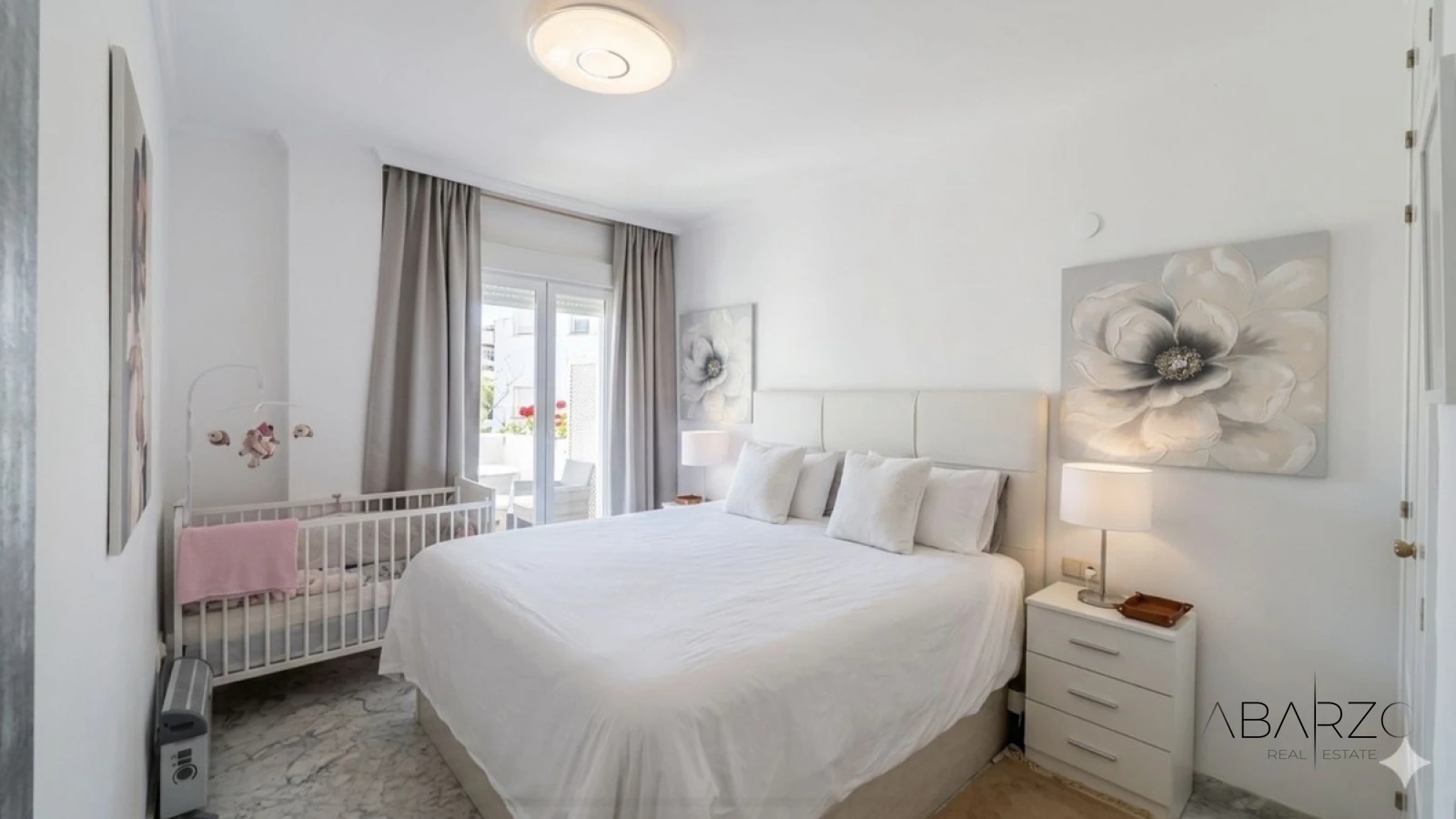 Spectacular Elevated Ground-Floor Apartment with Large Terrace in Golden Mile — interior, Golden Mile, Marbella (4 of 13)