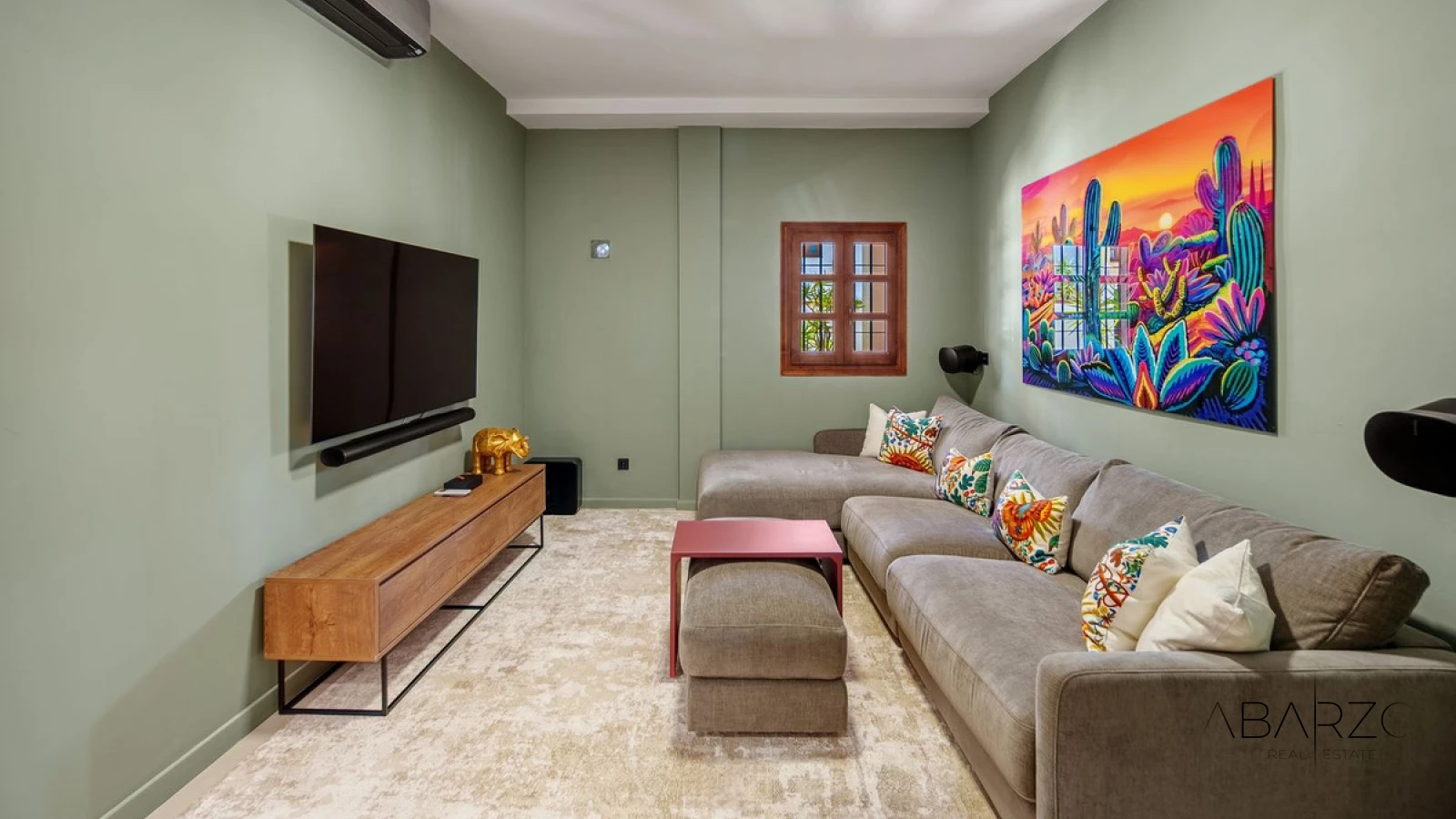 Elegant Beachside Townhouse in Marbella Golden Mile with Rooftop Terrace and Sea Views — interior, Golden Mile, Marbella (30 of 40)