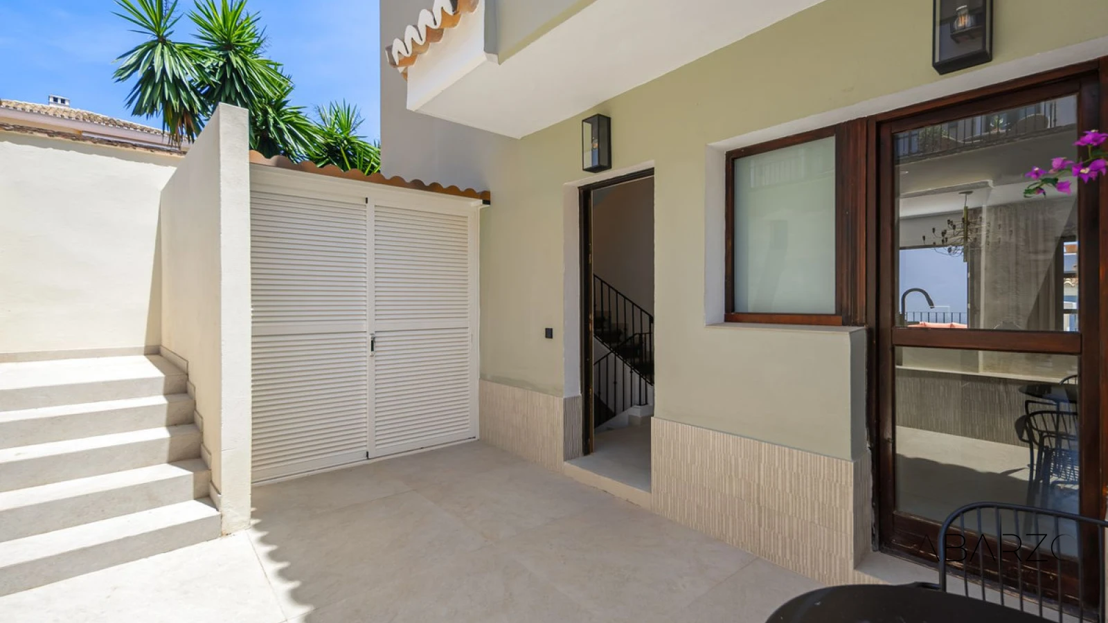 Elegant Beachside Townhouse in Marbella Golden Mile with Rooftop Terrace and Sea Views — interior, Golden Mile, Marbella (39 of 40)