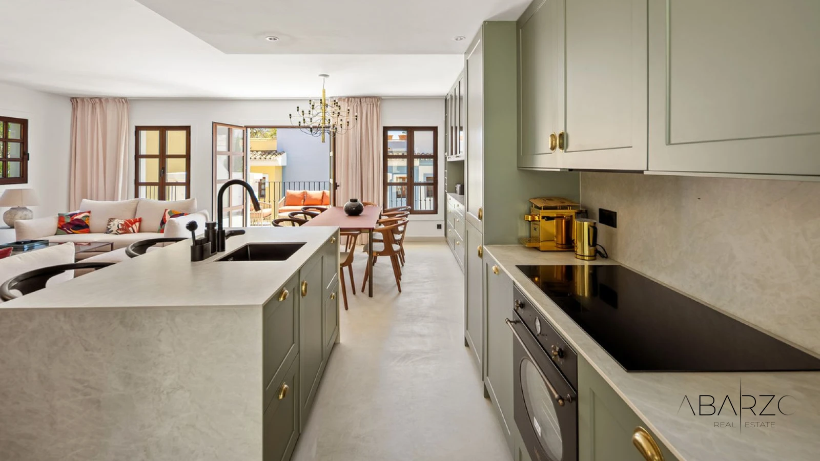 Elegant Beachside Townhouse in Marbella Golden Mile with Rooftop Terrace and Sea Views — interior, Golden Mile, Marbella (13 of 40)