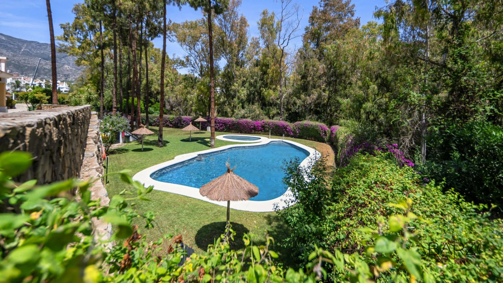 Elegant Beachside Townhouse in Marbella Golden Mile with Rooftop Terrace and Sea Views — interior, Golden Mile, Marbella (2 of 40)