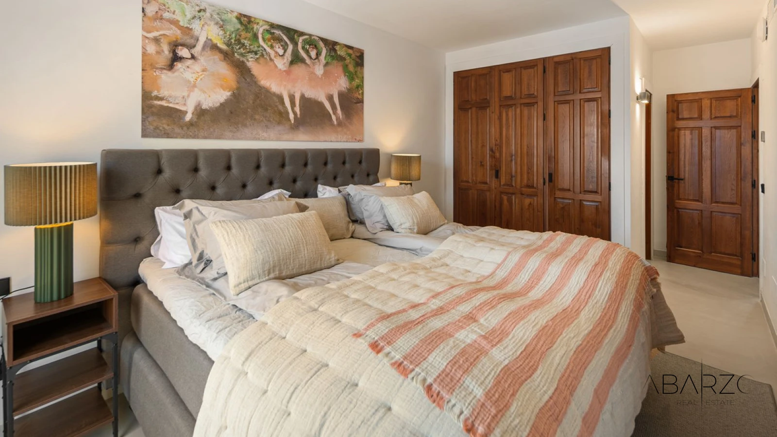 Elegant Beachside Townhouse in Marbella Golden Mile with Rooftop Terrace and Sea Views — interior, Golden Mile, Marbella (18 of 40)
