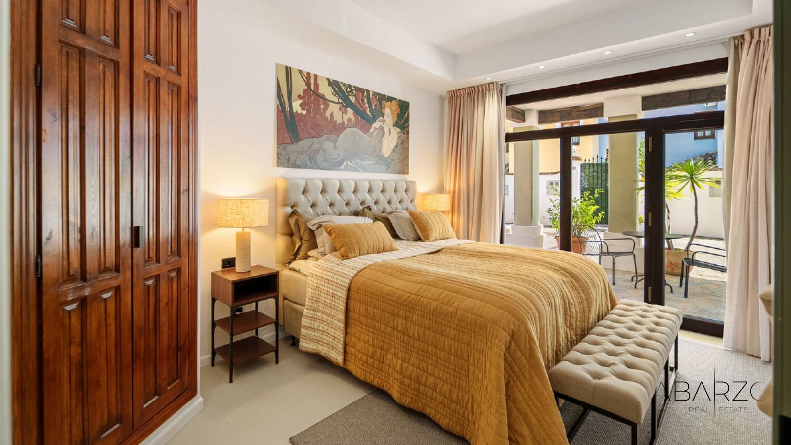 Elegant Beachside Townhouse in Marbella Golden Mile with Rooftop Terrace and Sea Views — interior, Golden Mile, Marbella (25 of 40)