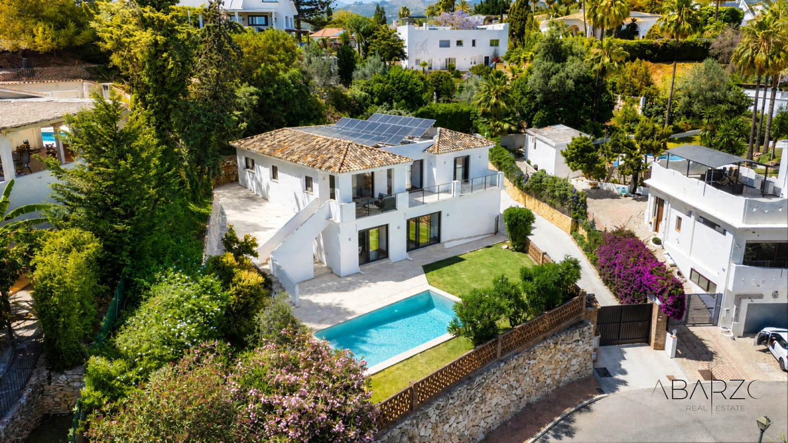 Renovated Villa with Private Pool in El Rosario, Marbella — interior, Marbella East, Marbella (29 of 36)
