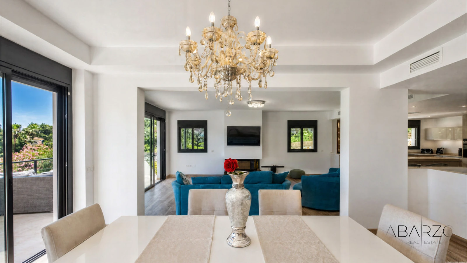 Renovated Villa with Private Pool in El Rosario, Marbella — interior, Marbella East, Marbella (7 of 36)