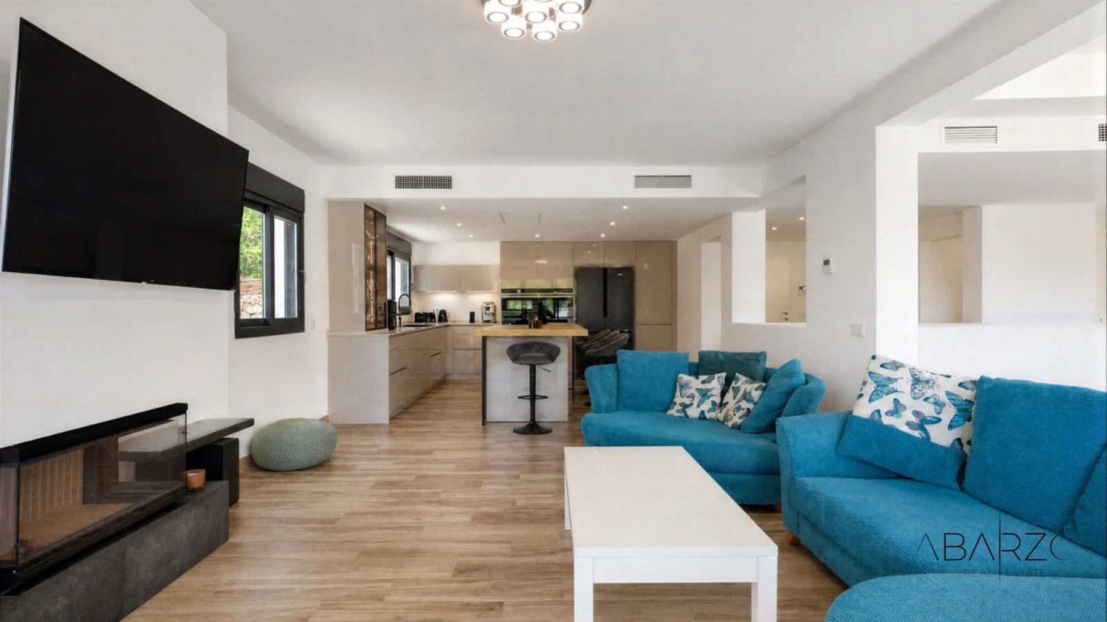 Renovated Villa with Private Pool in El Rosario, Marbella — interior, Marbella East, Marbella (3 of 36)