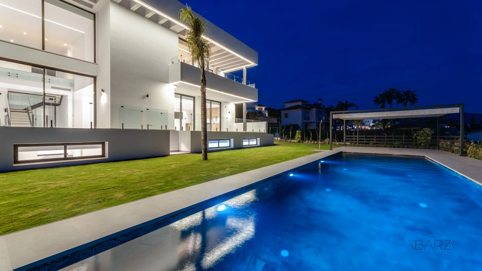 Villa de nueva construcción en parcela de 2500 m² con 6 dormitorios y diseño innovador — interior, New Golden Mile, Estepona (23 of 27)