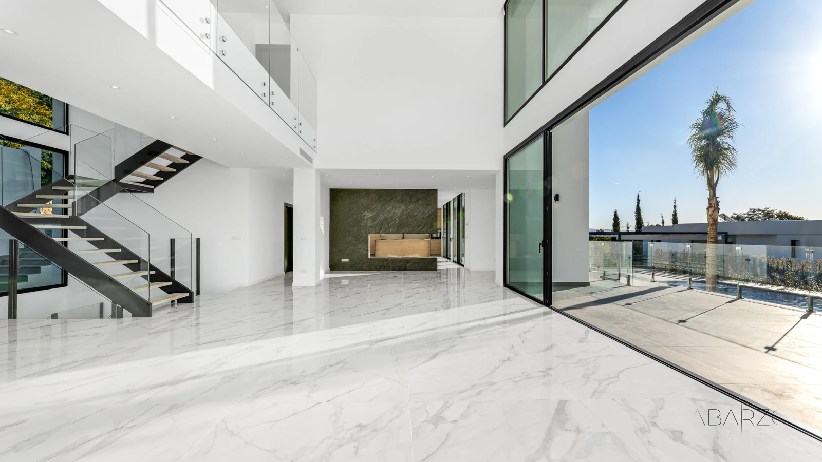 Villa de nueva construcción en parcela de 2500 m² con 6 dormitorios y diseño innovador — interior, New Golden Mile, Estepona (12 of 27)