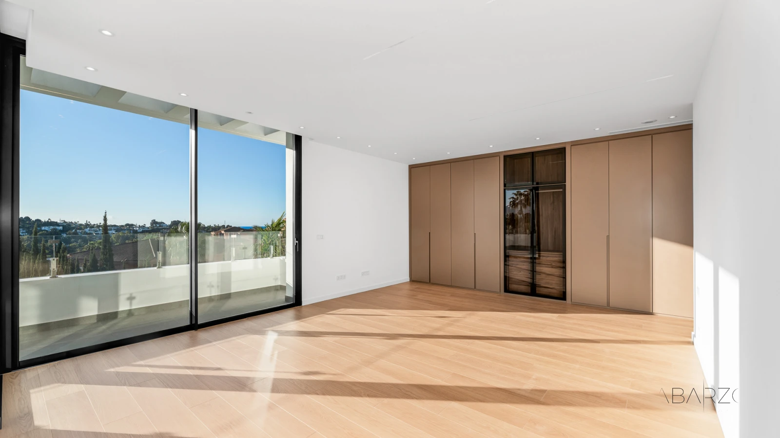 Villa de nueva construcción en parcela de 2500 m² con 6 dormitorios y diseño innovador — interior, New Golden Mile, Estepona (8 of 27)