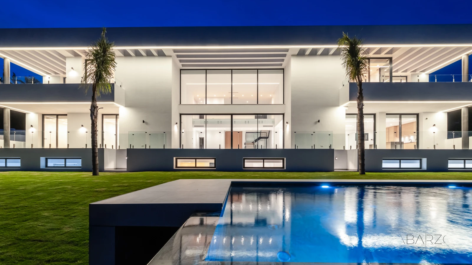 Villa de nueva construcción en parcela de 2500 m² con 6 dormitorios y diseño innovador — interior, New Golden Mile, Estepona (22 of 27)