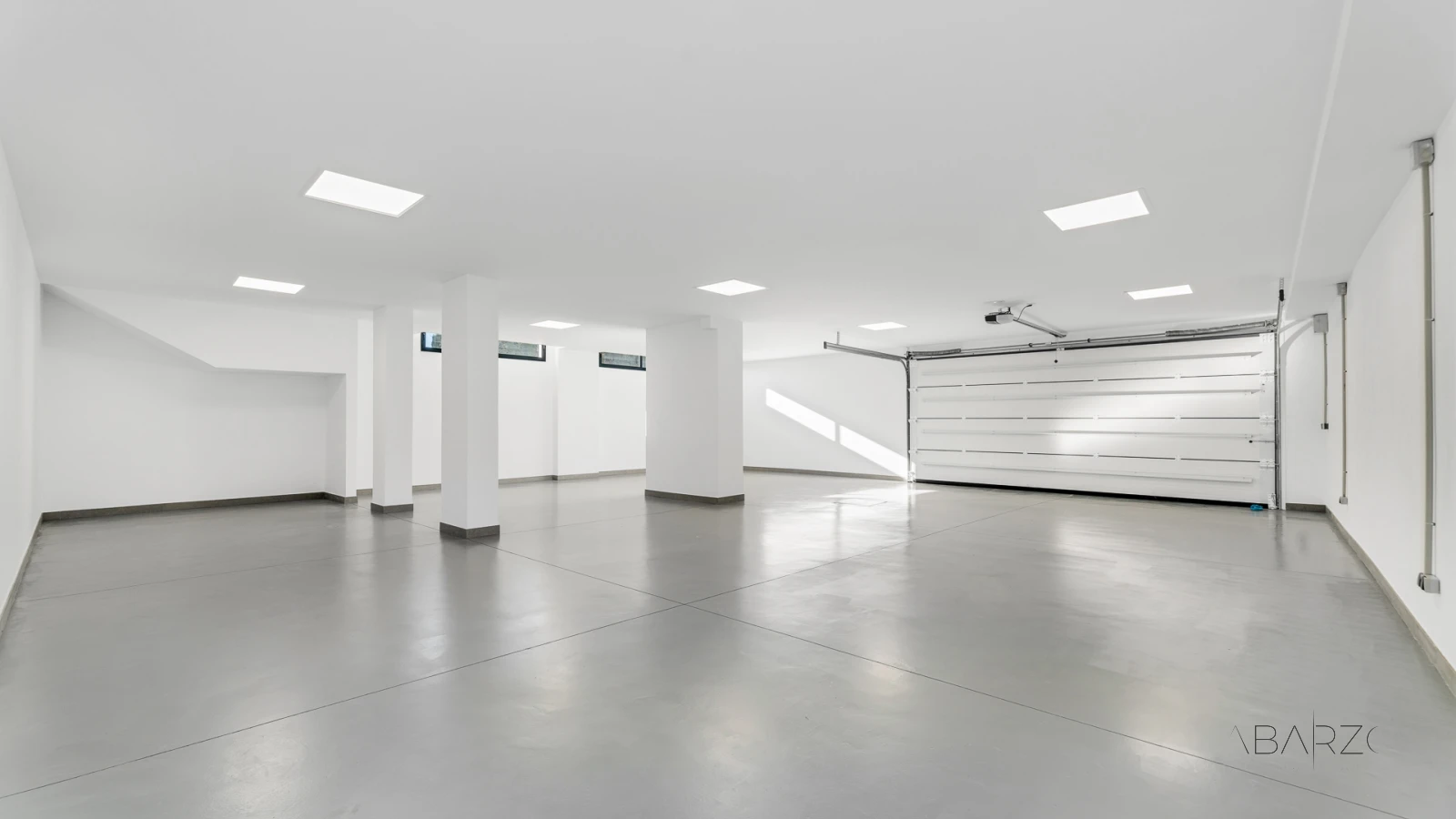 Villa de nueva construcción en parcela de 2500 m² con 6 dormitorios y diseño innovador — interior, New Golden Mile, Estepona (17 of 27)