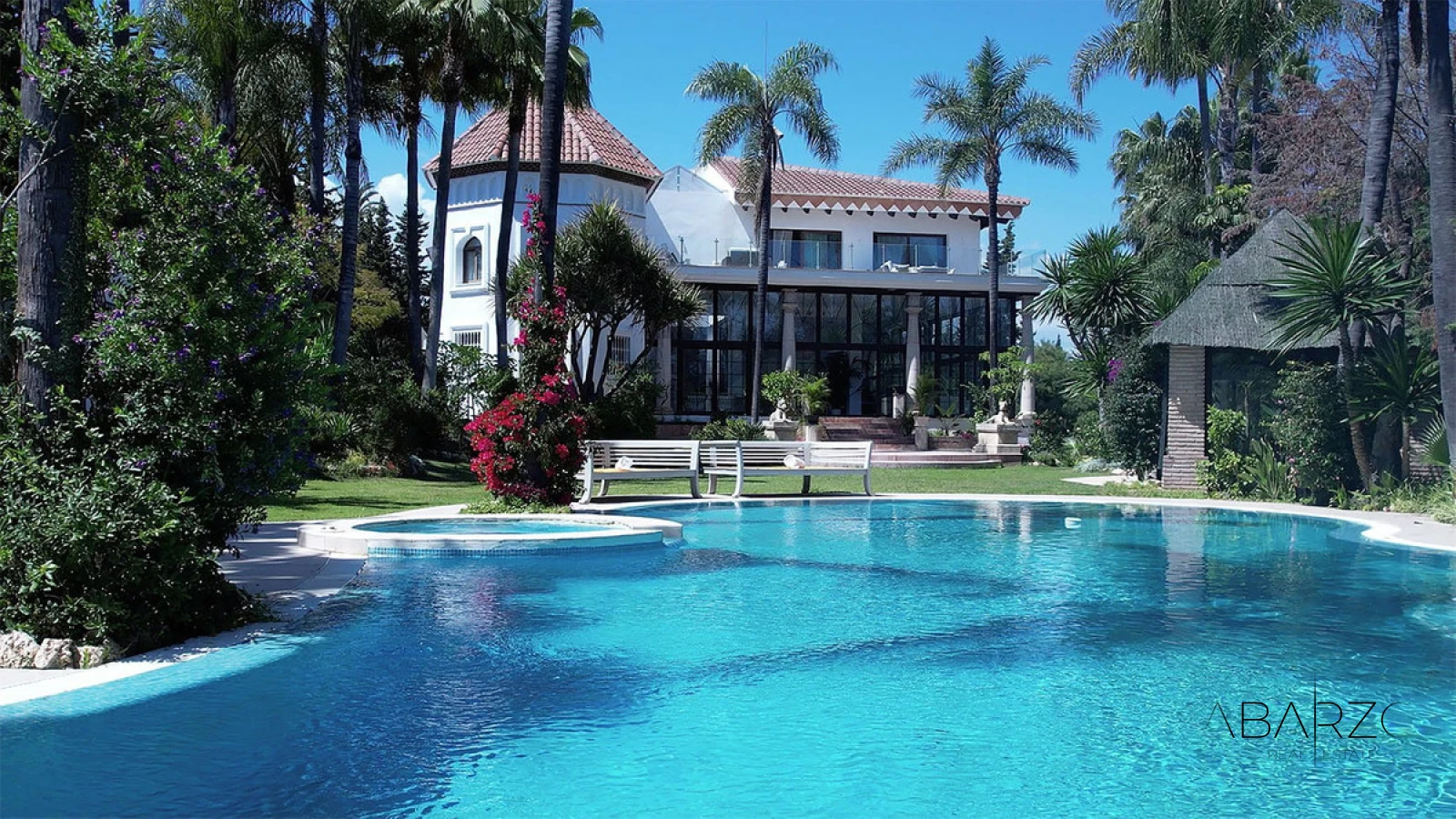 Andalusian Villa with Private Pool in Atalaya Río Verde, Nueva Andalucía — interior, Nueva Andalucía, Marbella (25 of 27)