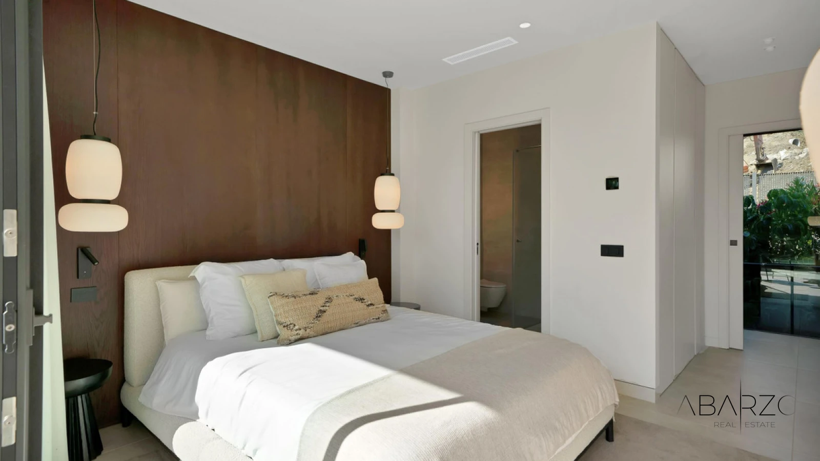 Contemporary Villa with Spa, Rooftop Jacuzzi and Infinity Pool in Nueva Andalucía — interior, Nueva Andalucía, Marbella (27 of 49)