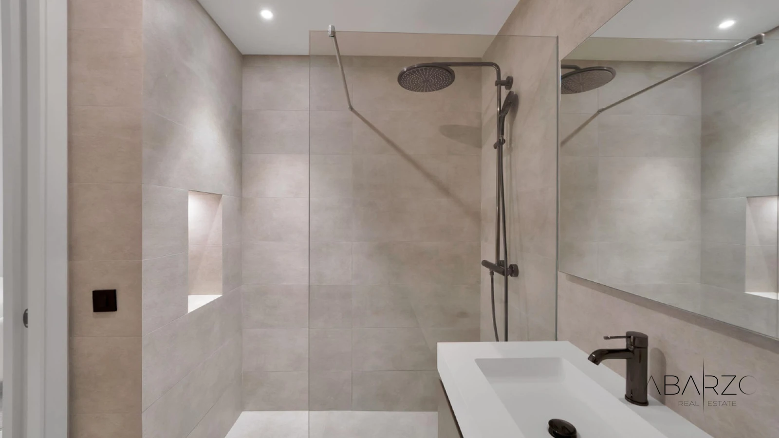 Contemporary Villa with Spa, Rooftop Jacuzzi and Infinity Pool in Nueva Andalucía — interior, Nueva Andalucía, Marbella (40 of 49)