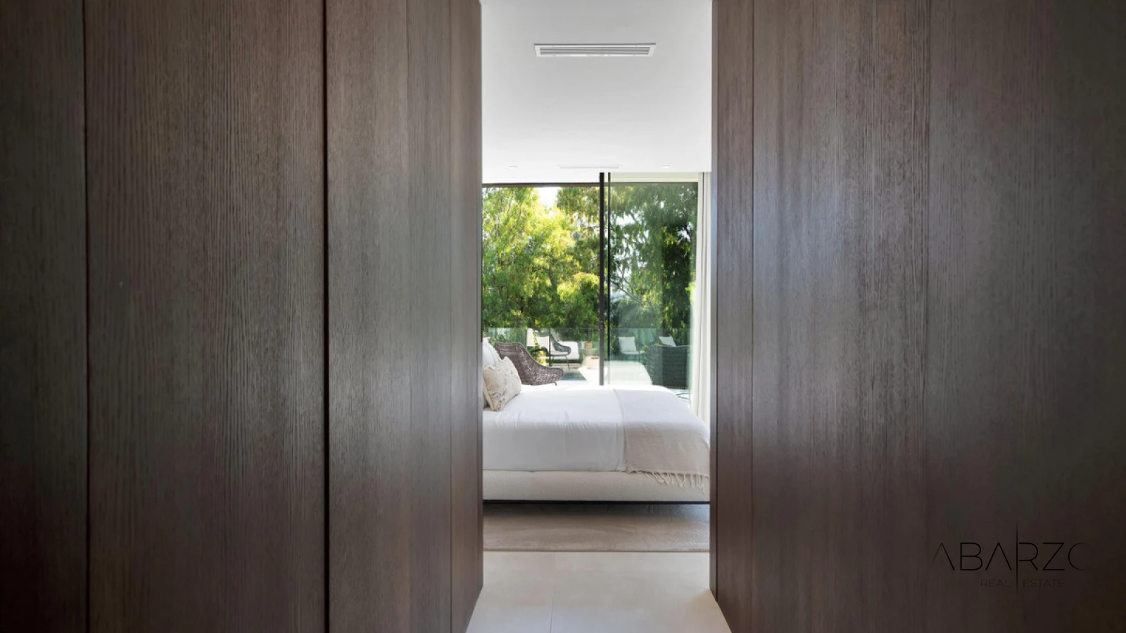 Contemporary Villa with Spa, Rooftop Jacuzzi and Infinity Pool in Nueva Andalucía — interior, Nueva Andalucía, Marbella (30 of 49)