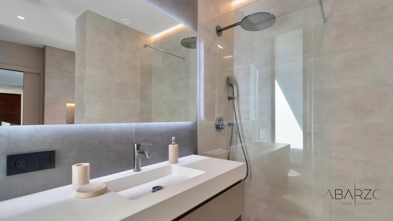 Contemporary Villa with Spa, Rooftop Jacuzzi and Infinity Pool in Nueva Andalucía — interior, Nueva Andalucía, Marbella (32 of 49)