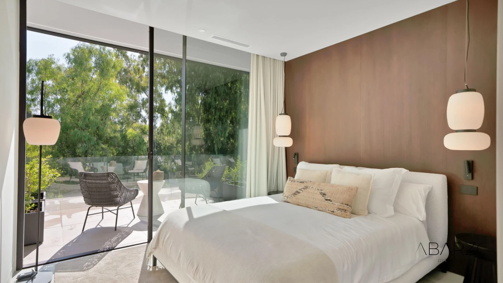 Contemporary Villa with Spa, Rooftop Jacuzzi and Infinity Pool in Nueva Andalucía — interior, Nueva Andalucía, Marbella (26 of 49)
