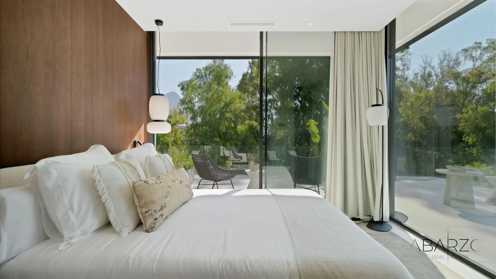 Contemporary Villa with Spa, Rooftop Jacuzzi and Infinity Pool in Nueva Andalucía — interior, Nueva Andalucía, Marbella (31 of 49)