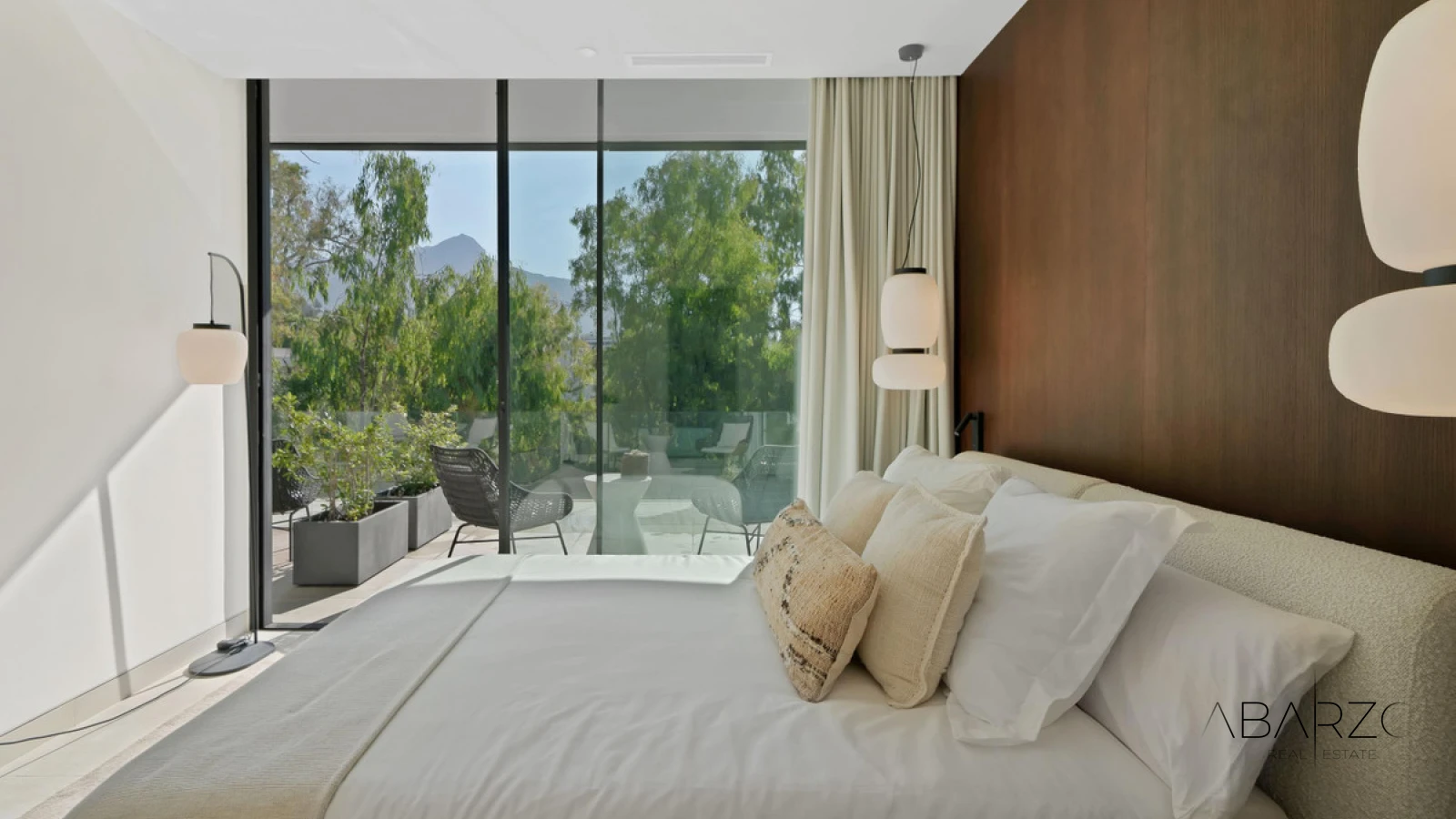 Contemporary Villa with Spa, Rooftop Jacuzzi and Infinity Pool in Nueva Andalucía — interior, Nueva Andalucía, Marbella (25 of 49)