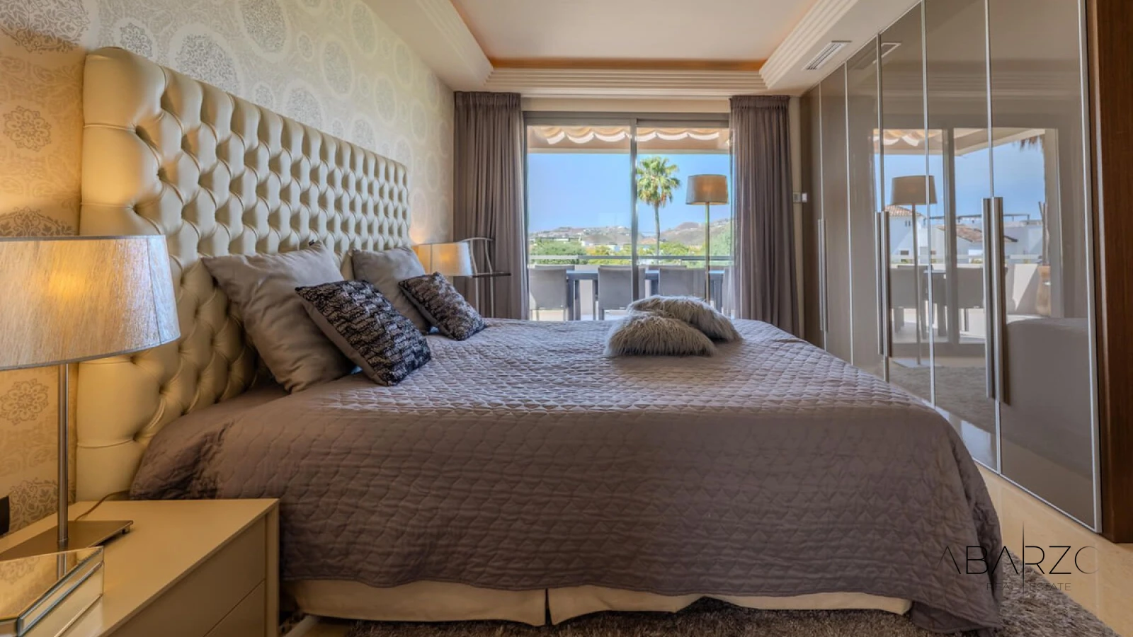 Turnkey Luxury Apartment with Private Terrace in Benahavis — interior, Los Arqueros, Benahavís (8 of 32)