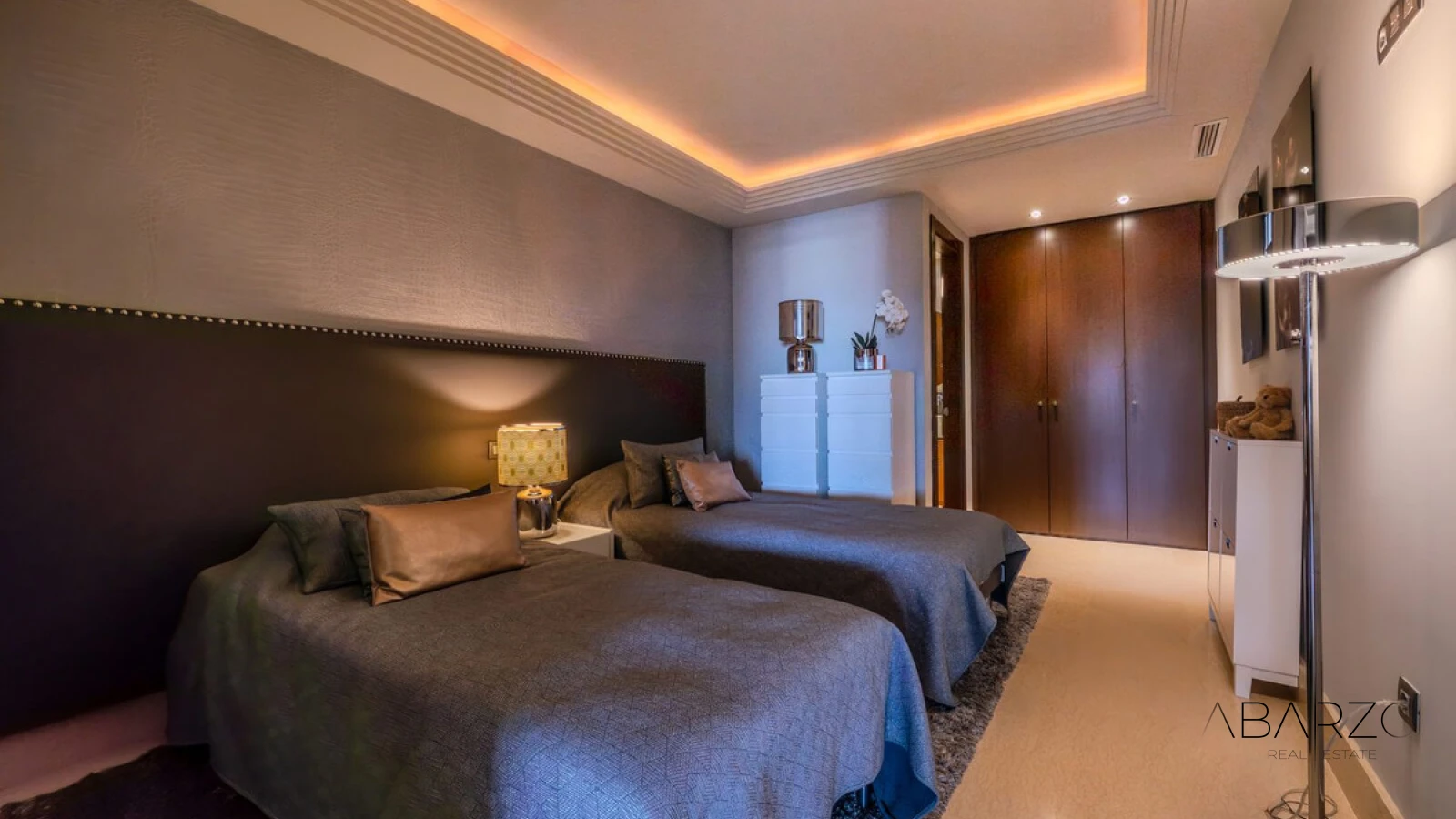 Turnkey Luxury Apartment with Private Terrace in Benahavis — interior, Los Arqueros, Benahavís (14 of 32)
