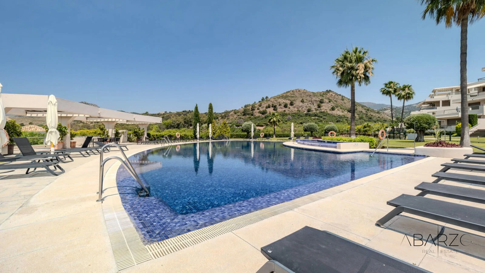 Turnkey Luxury Apartment with Private Terrace in Benahavis — interior, Los Arqueros, Benahavís (32 of 32)