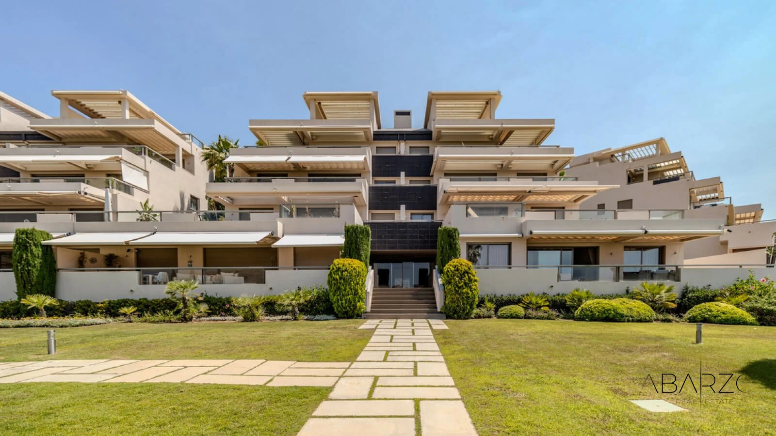 Turnkey Luxury Apartment with Private Terrace in Benahavis — interior, Los Arqueros, Benahavís (11 of 32)