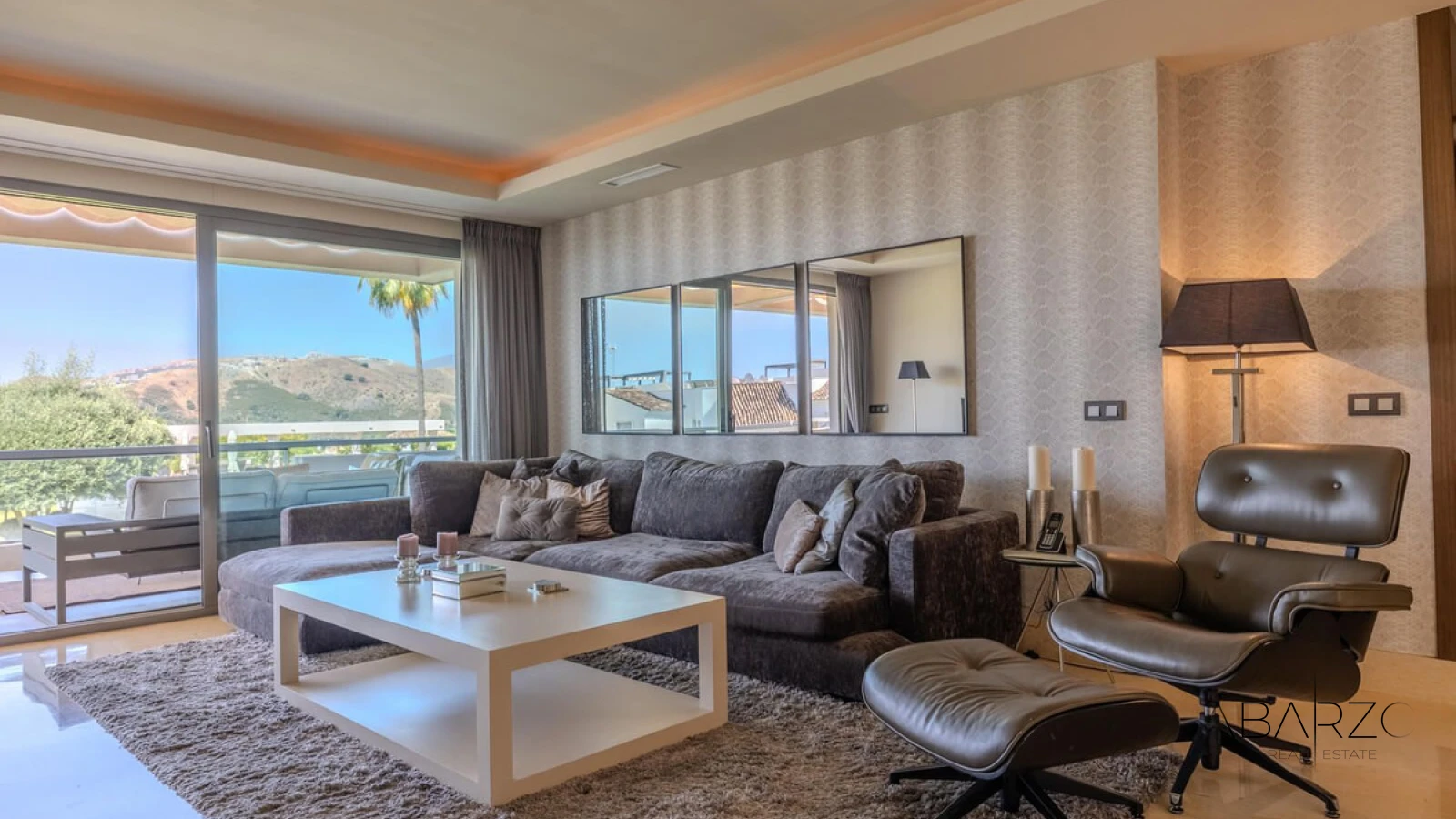 Turnkey Luxury Apartment with Private Terrace in Benahavis — interior, Los Arqueros, Benahavís (2 of 32)