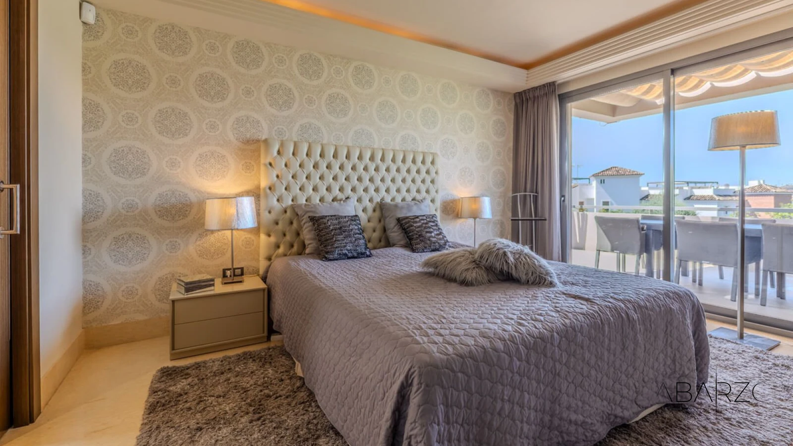 Turnkey Luxury Apartment with Private Terrace in Benahavis — interior, Los Arqueros, Benahavís (5 of 32)