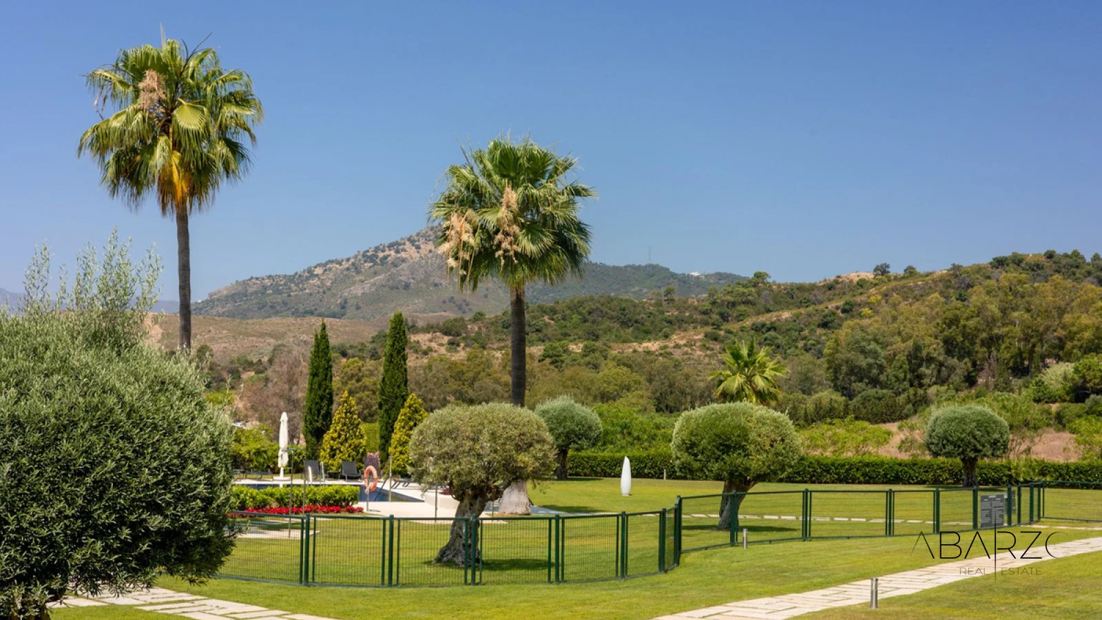 Turnkey Luxury Apartment with Private Terrace in Benahavis — interior, Los Arqueros, Benahavís (9 of 32)