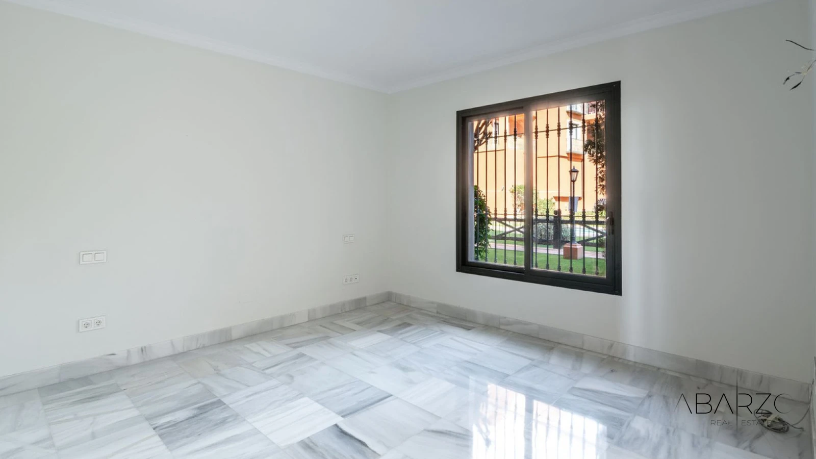 Lovely Spacious 2 Bedroom Apartment in Monte Halcones, Benahavis with Panoramic Sea Views — interior, Monte Halcones, Benahavís (13 of 16)