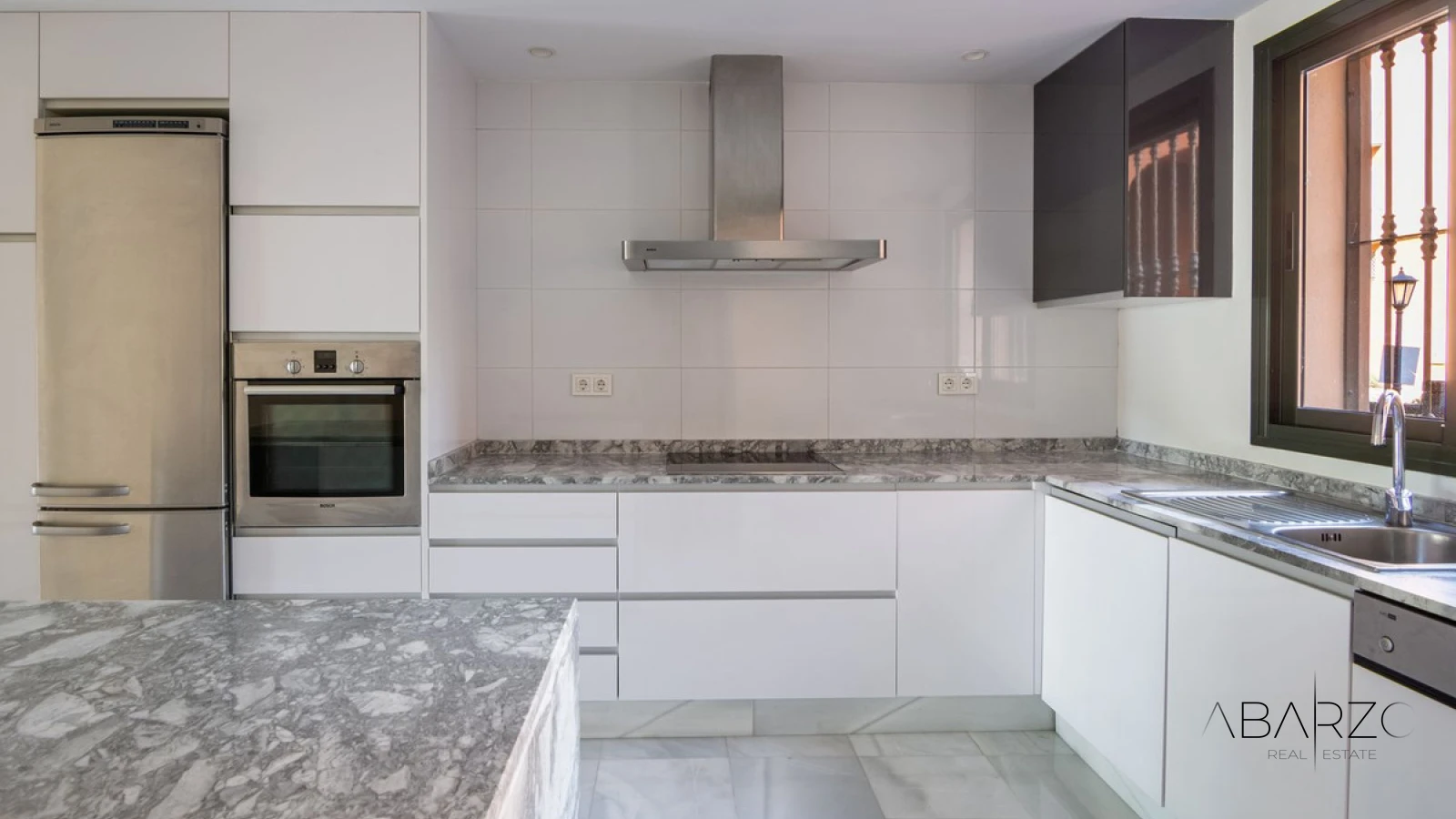 Lovely Spacious 2 Bedroom Apartment in Monte Halcones, Benahavis with Panoramic Sea Views — interior, Monte Halcones, Benahavís (6 of 16)