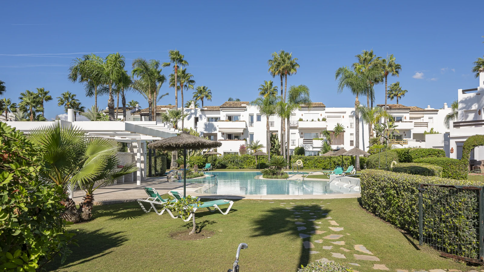 Apartment with Sea Views and Beach Access in Costalita, Estepona — interior, New Golden Mile, Estepona (34 of 45)